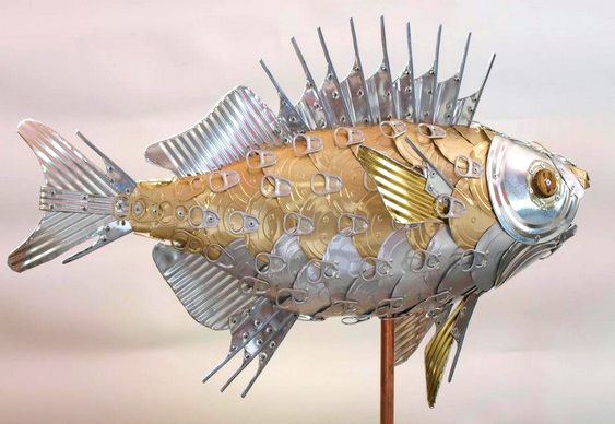 Peixe de metal reciclado Escultura marinha