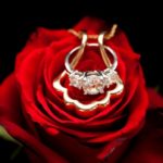 Pingente porta-anel ou aliança de diamantes para cordão