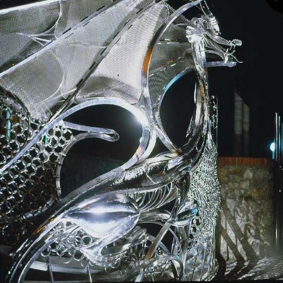 Escultura de metal