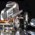 Carros de corrida antigos em réplicas perfeitas em miniatura