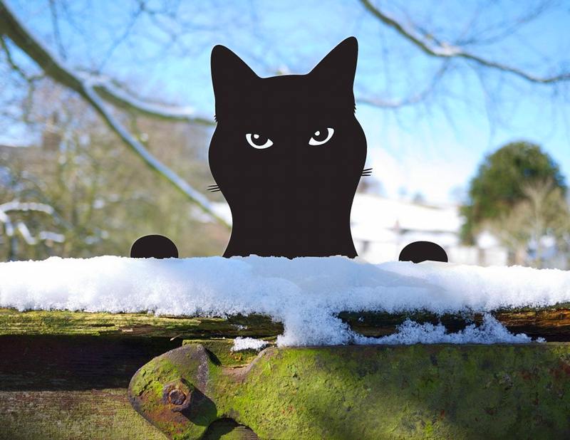 Gato em chapa de aço recortada