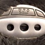 Chaveiros de canivetes com os formatos de OVNI e cabeça de ET