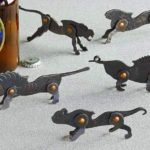 Esculturas de animais selvagens como abridores de garrafas retrô