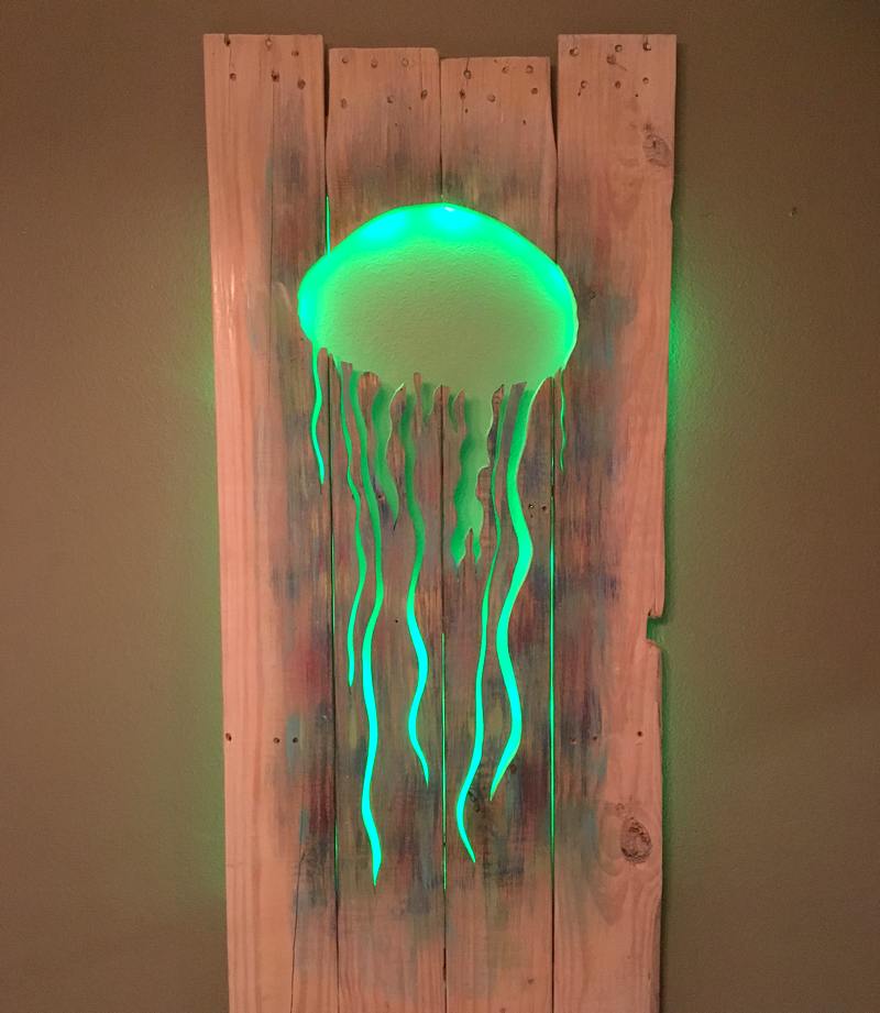 Luminária de madeira