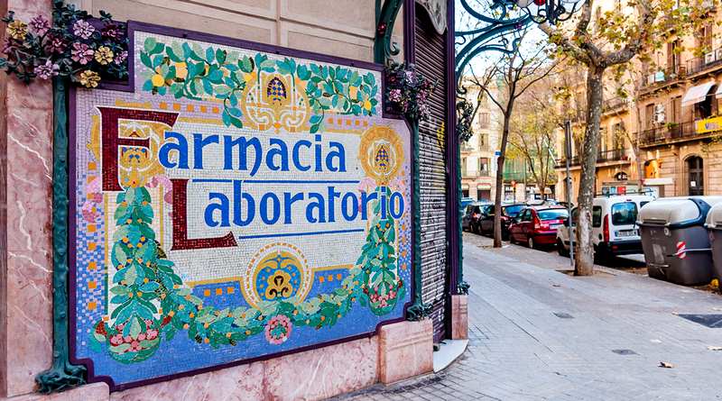 Painel de parede em farmácia de Barcelona