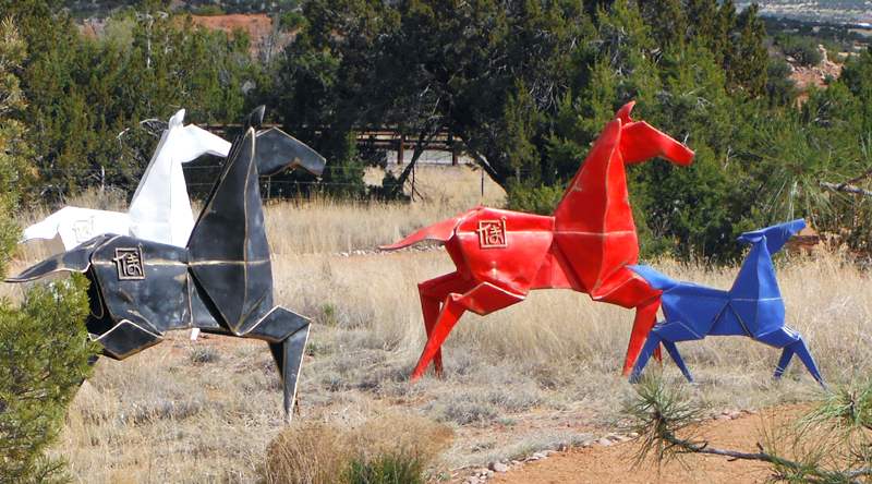 Origamis de cavalos de metal Serralheria artística em Petrópolis - RJ