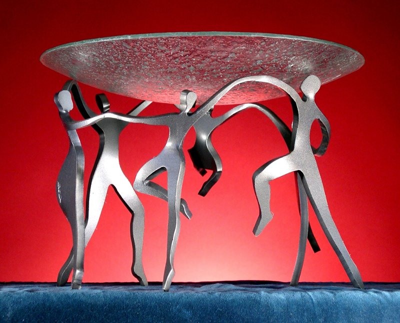 Dança em escultura de aço