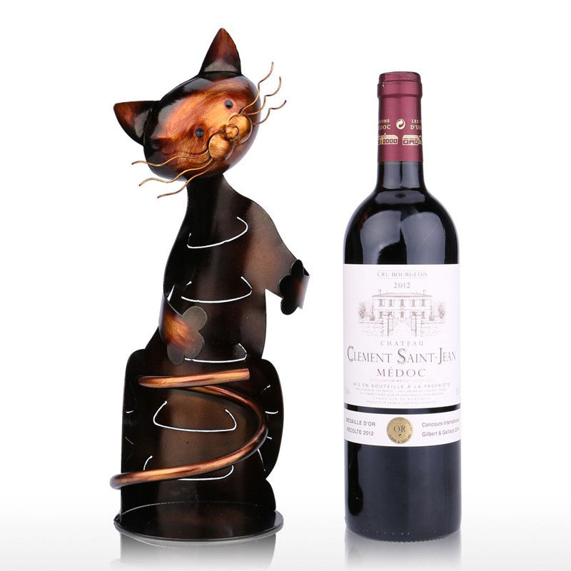 Decoração com gato de metal