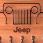 Ganchos porta-chaves e envelopes com grade de Jeep em arame