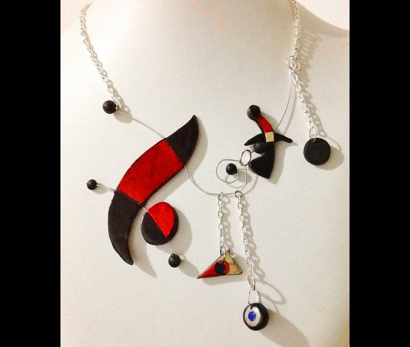 Joia surrealista