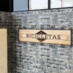 Ideia de letreiro ou painel econômico para loja de bicicletas