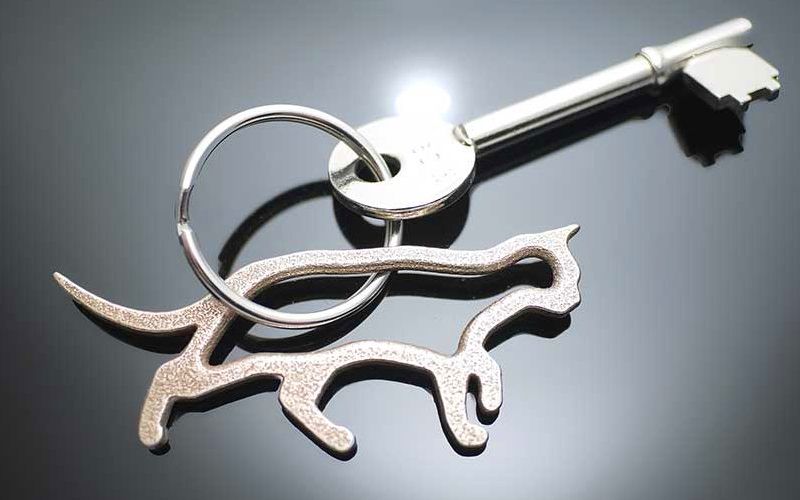 Gatinho em aço ou pewter