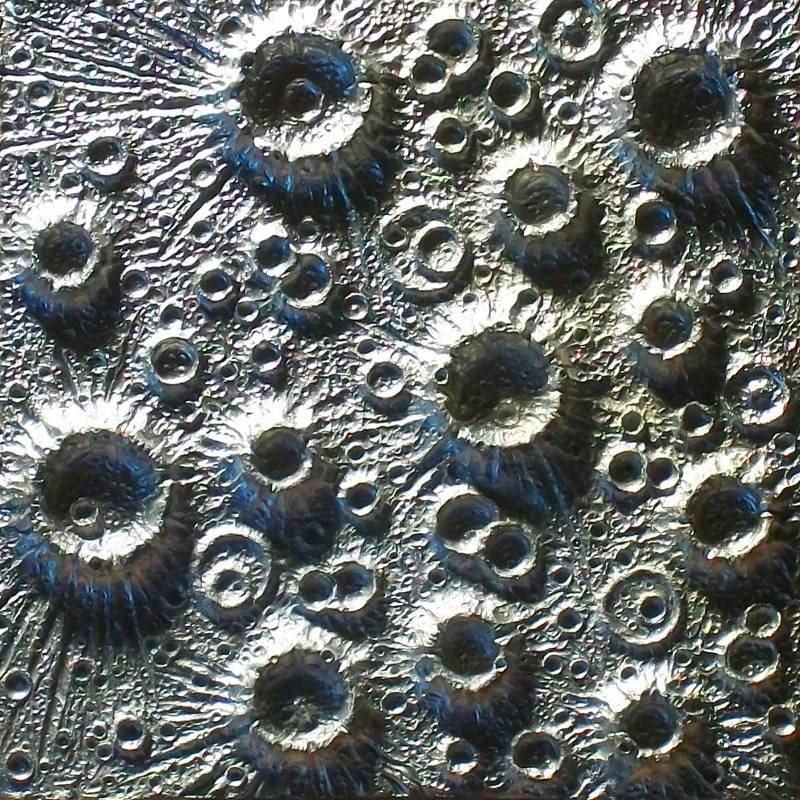 Superfície lunar em metal