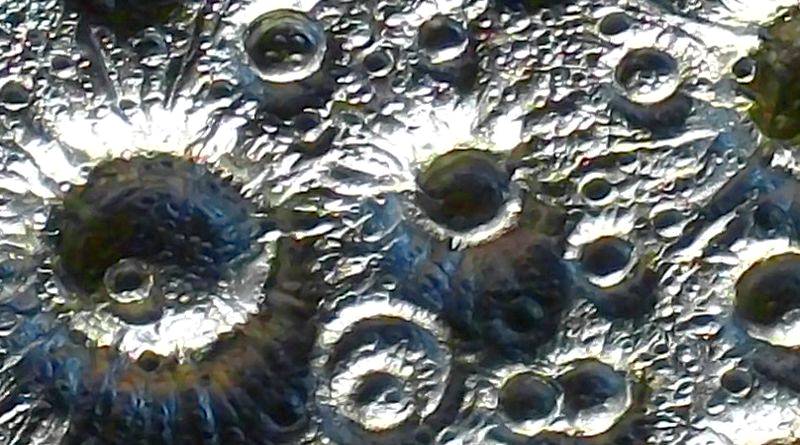 Escultura das crateras da Lua