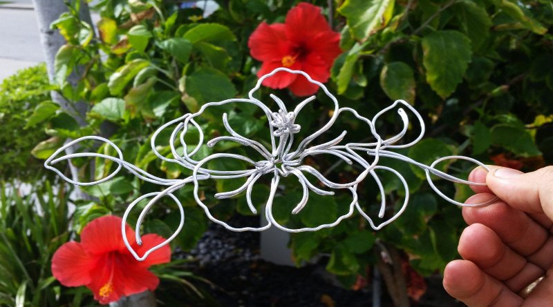 Flor metálica em 3D
