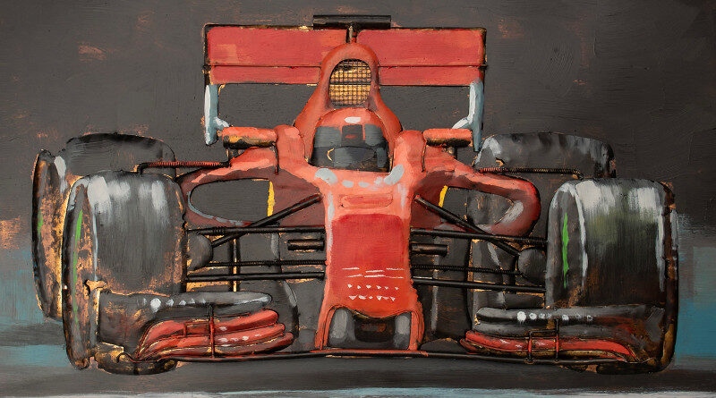 Painel de metal com carro de corrida F1