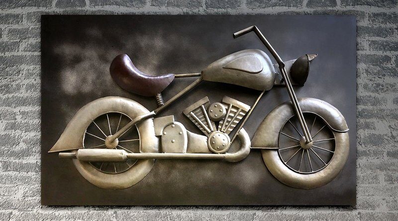 Painel com motocicleta de metal