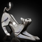 Arte japonesa do origami inspira esculturas de gatos em prata