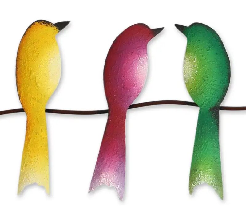 Pássaros coloridos de metal