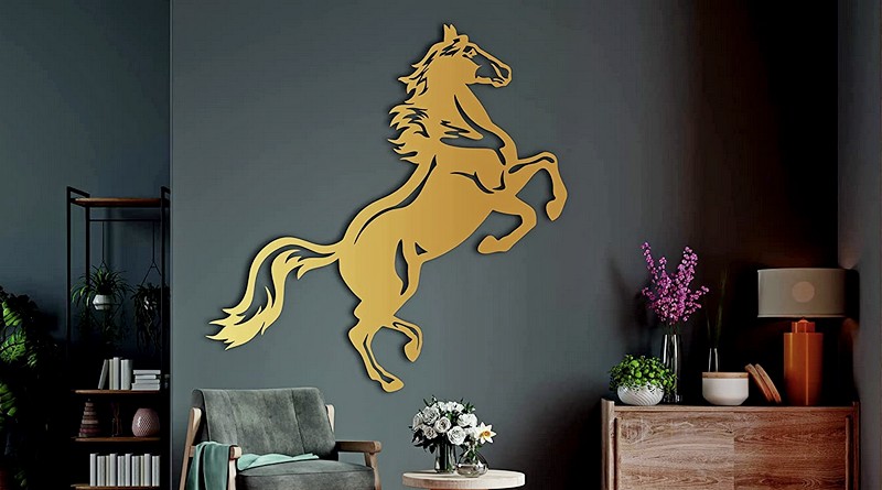 Painel de parede com cavalo empinando