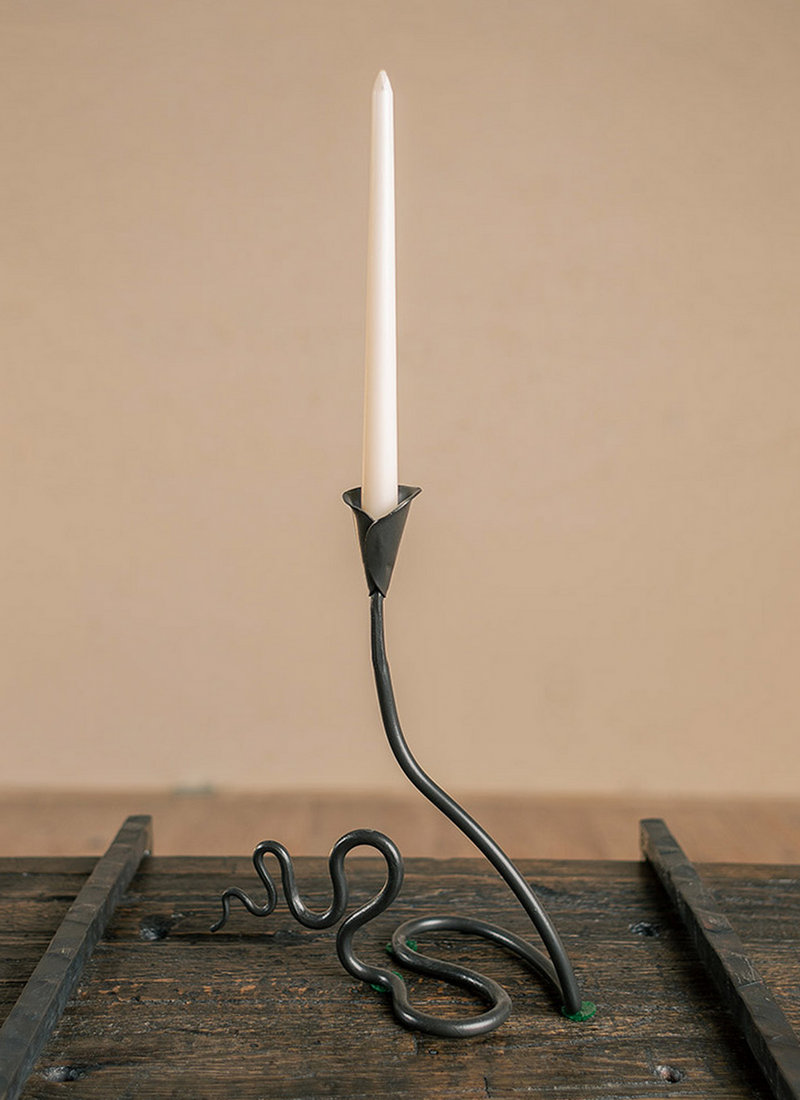 Castiçal de metal para uma vela individual
