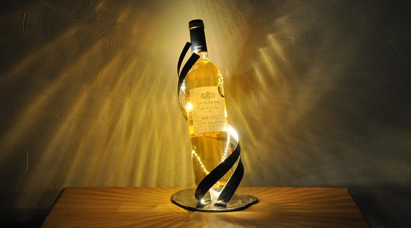 Porta-garrafas de vinho com iluminação a LED